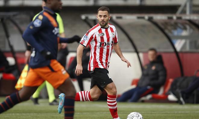 纷纷给予了 纷纷给予了